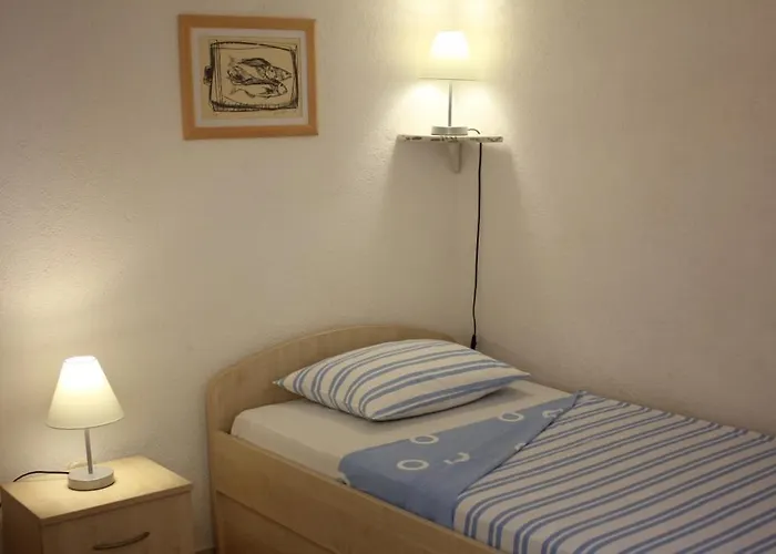 Appartement In With Sea View, Balcony, Washing Machine 882-1 *